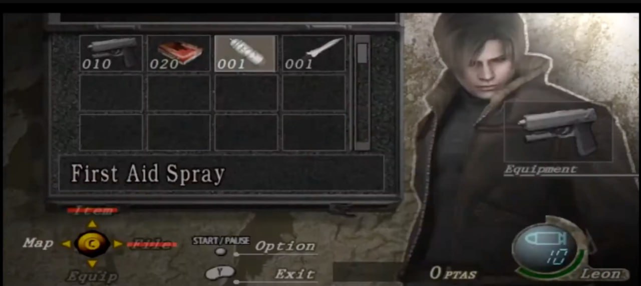 Иллюстрация к факту В ранних билдах Resident Evil 4 не было чемоданного меню, а нож приходилось выбирать, как и любое другое оружие, через инвентарь.
